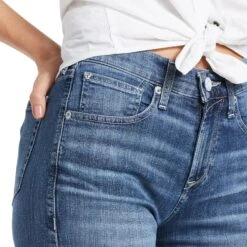 Ariat® Ladies Lucy 5 Inch Columbia Washed Jean Shorts 10039593 -Ariat Shop S22 WMS WEST 10039593 detail01